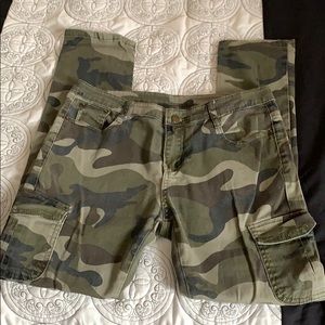 Camo cargo jeans